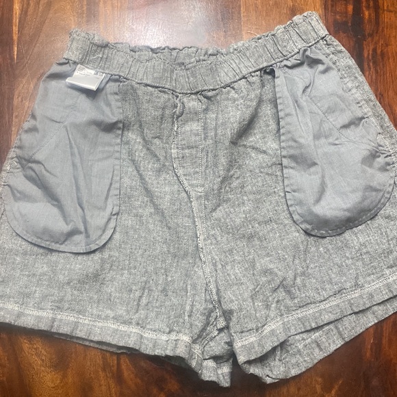 Uniqlo Chambray Linen Cotton Blend Elastic Waist Shorts - Picture 3 of 7